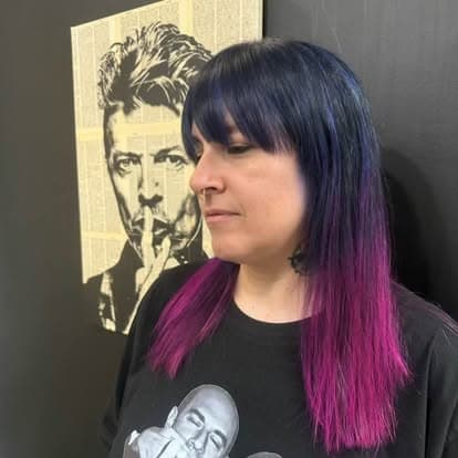 Dark waves with magenta ribbons and a black star on the wall